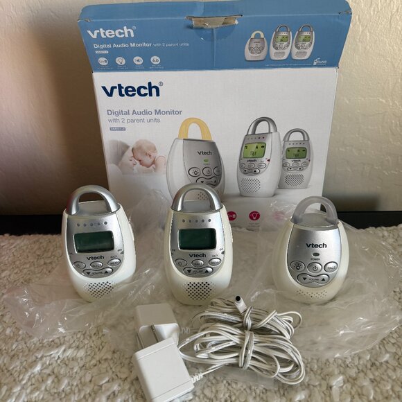 vTech Digital Audio Monitor with 2 Parent Units DM221-2 - Picture 1 of 3